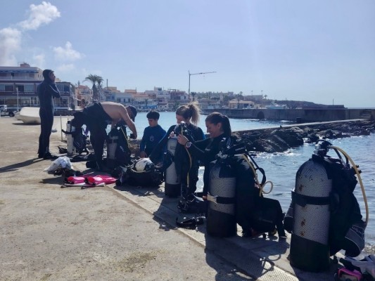 Más de 500 voluntarios se implican en la macrolimpieza de fondos marinos de la Región de Murcia