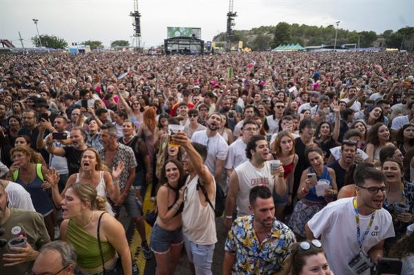 Andrés Calamaro y Miles Kane cierran el Festival Internacional de Benicàssim
