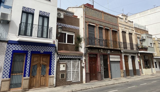 Los 15 inmuebles del Plan Cabanyal-Canyamelar que se van a eneajenar reciben 161 ofertas