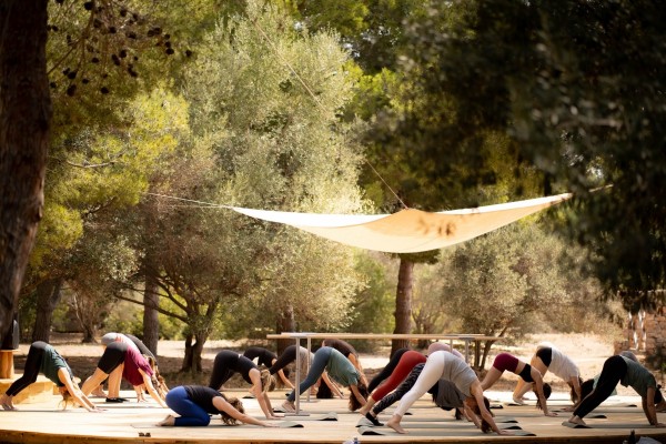 Bosque Masía Bellver abre su nueva temporada y redefine el concepto de bienestar en la costa mediterránea