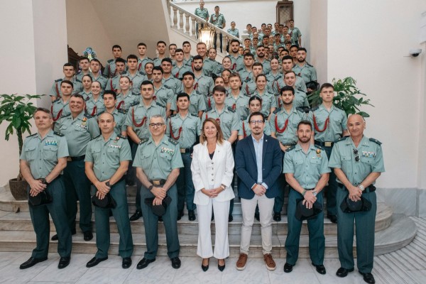 Castelló recibe a 65 alumnos guardias civiles de Aranjuez y traslada su reconocimiento a la labor del cuerpo