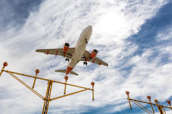 Mercados | Las aerolíneas europeas se tiñen de roj