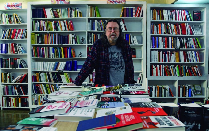 Ferran Archilés: «Nos gustaría creer que la cultura es una barrera contra la barbarie,  pero no es cierto»
