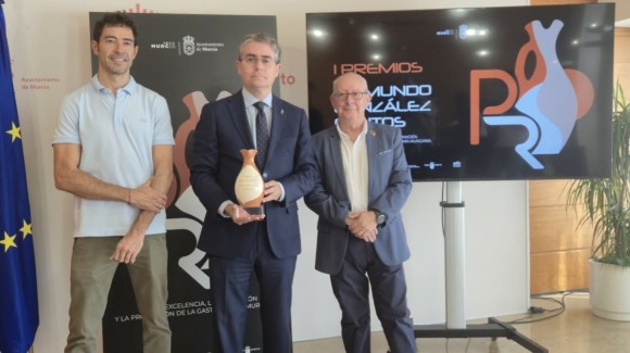 La Academia de Gastronomía de la Región y la Cabaña Buenavista, entre los galardonados con los Premios Raimundo González