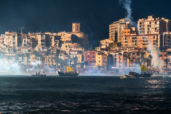La Vila Joiosa estudia ampliar la participación en el 'Desembarc' de sus Moros y Cristianos