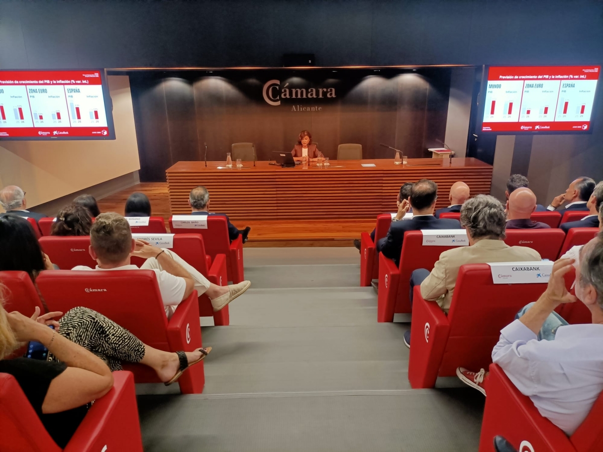 La provincia de Alicante afronta 2026 entre tensión geopolítica, el coste energético y el empuje turístico