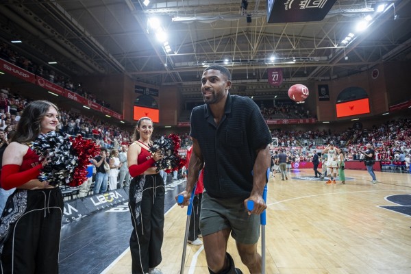 David DeJulius, operado del pie derecho, iniciará la pretemporada en Murcia o en otro sitio