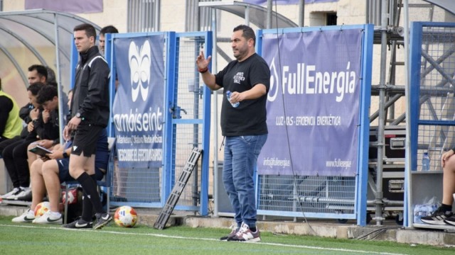 Adrián Hernández renueva como entrenador del Águilas tras ser artífice del ascenso a Primera RFEF
