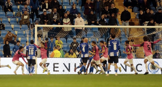 El CE Sabadell también deja en evidencia al Hércules CF