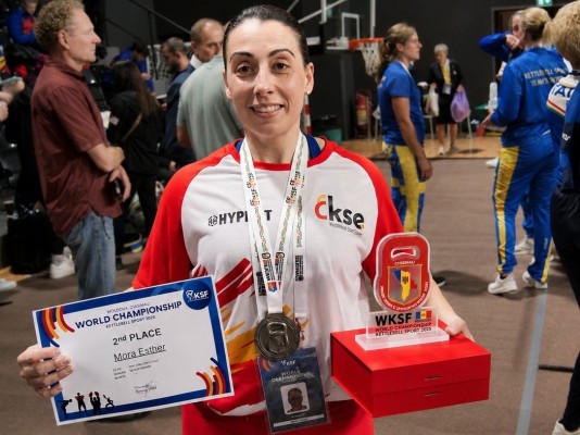 La cartagenera Esther Mora es campeona del mundo de kettlebell en Moldavia