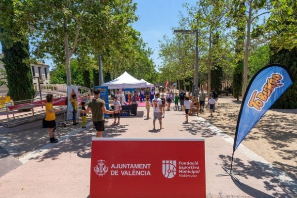 ‘Esports al Barri’ llega este sábado a La Petxina para acercar el deporte a vecinos y familias