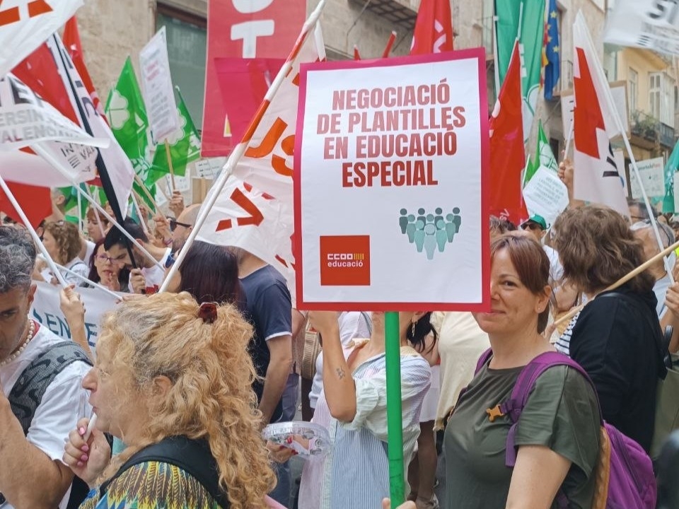 Concentración sindical ante la Conselleria de Hacienda. - Foto: CCOO Concentración sindical ante la Conselleria de Hacienda.