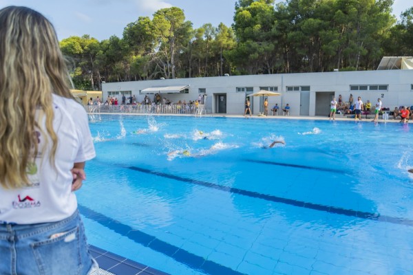 Vila-real supera los 2.500 accesos en la piscina del Termet durante la primera semana de la temporada