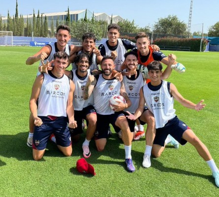 El Levante sigue con su preparación ante el Qatar SC
