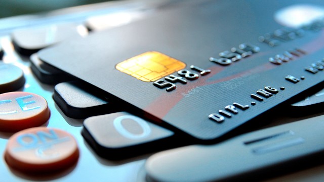 La banca tradicional en España y América Latina, amenazada por internet y los móviles