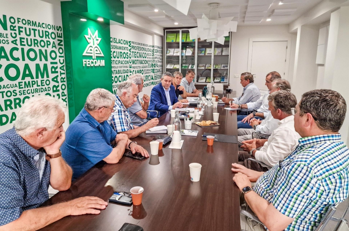 Reunión de Fecoam con Joaquín Buendía, el nuevo consejero de Agricultura. - Foto: CARM Reunión de Fecoam con Joaquín Buendía, el nuevo consejero de Agricultura.