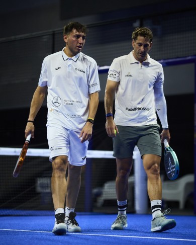 Tamara Icardo y Juanlu Esbri, únicos supervivientes de la terreta en el Premier Padel P1 de València