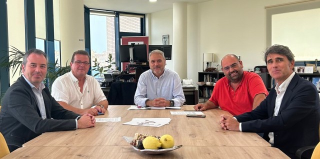 Madeinplant y la UMH trabajarán en innovaciones tecnológicas en las variedades tradicionales de tomate