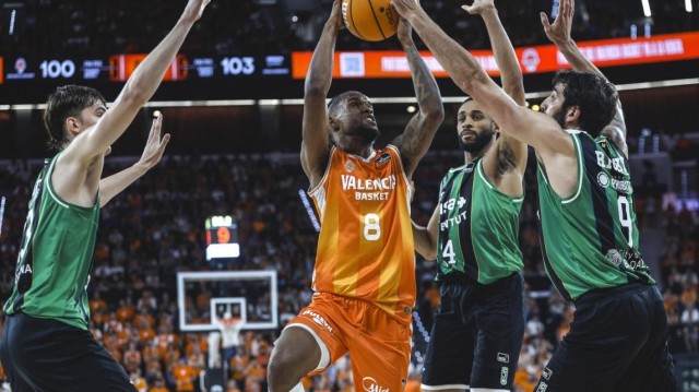 El Valencia igualó el récord de asistencias en 'playoff' y el Joventut, el de triples