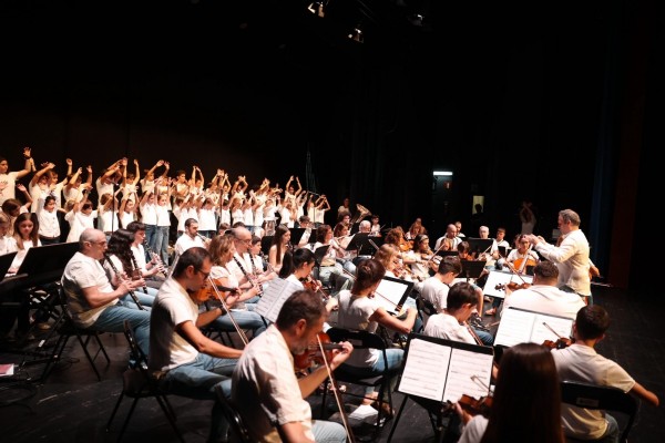El Centre Municipal de les Arts de Burriana pone el broche final a su curso con un concierto y  el acto de graduación de su alumnado