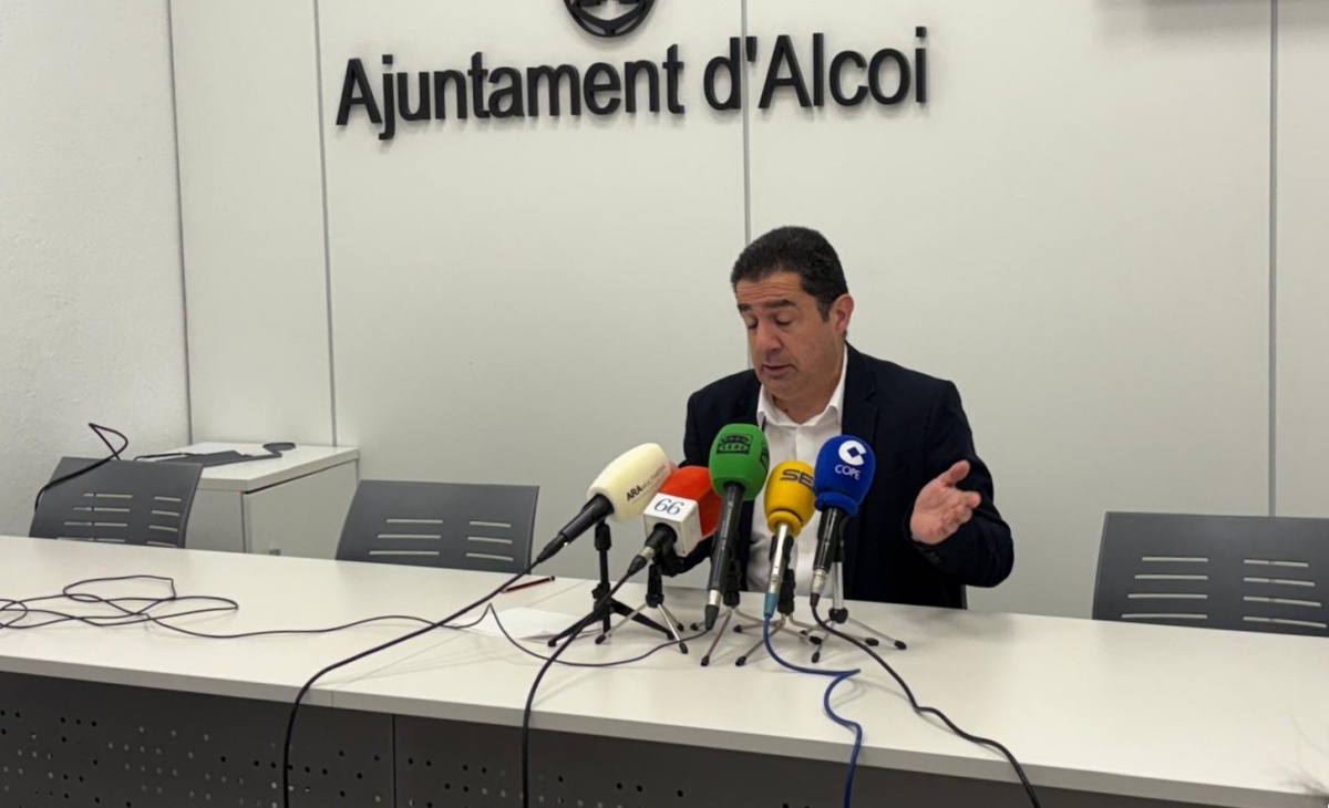 Contratos y facturas por 400.000 euros en 10 años a su esposo: eso es lo que se investiga a una funcionaria de Alcoy