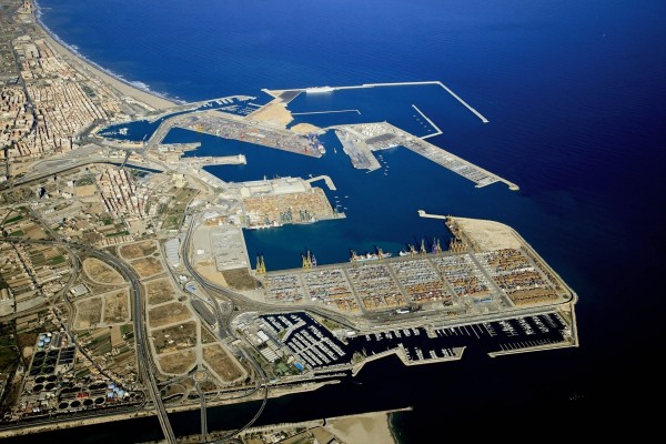Valenciaport reorganiza los carriles de la salida sur del Puerto de València
