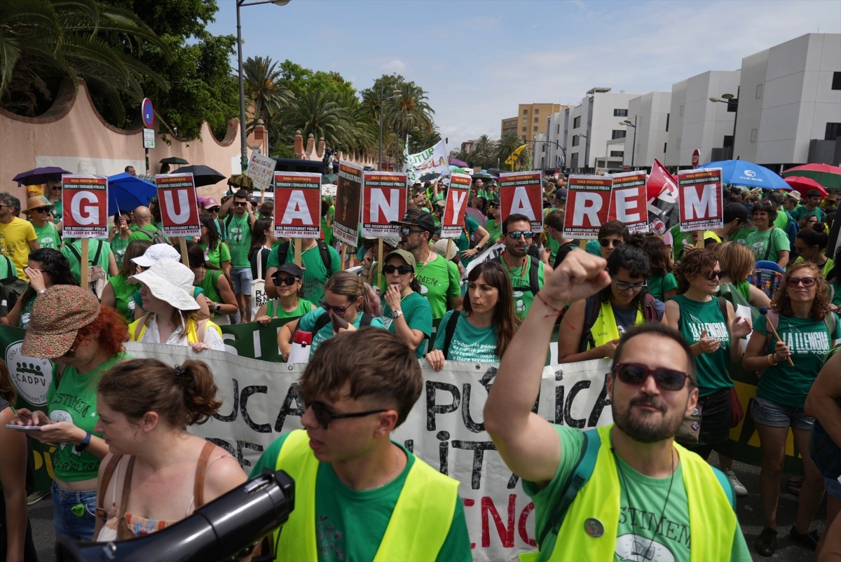 Docentes valencianos vuelven a manifestarse por mejoras: 