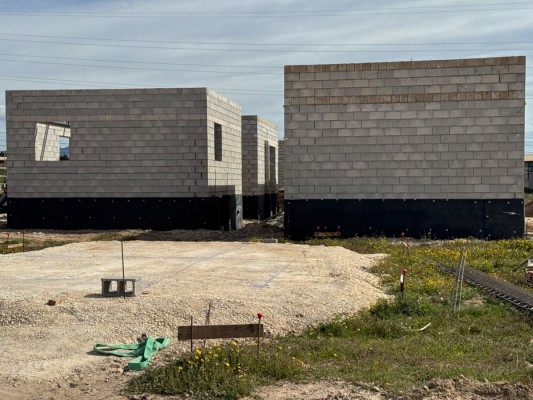 San Vicente paraliza las obras del albergue de animales para mejorar la estructura y los servicios