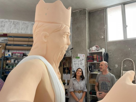 El Grau de Castelló recupera para la Cavalcada de la Mar la carroza de Neptuno y su corte de sirenas