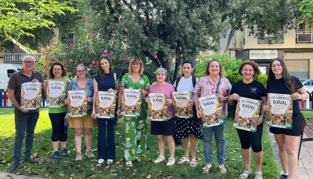 Castelló reúne 20 comercios locales del Raval en el Forn del Pla para mostrar sus productos y servicios