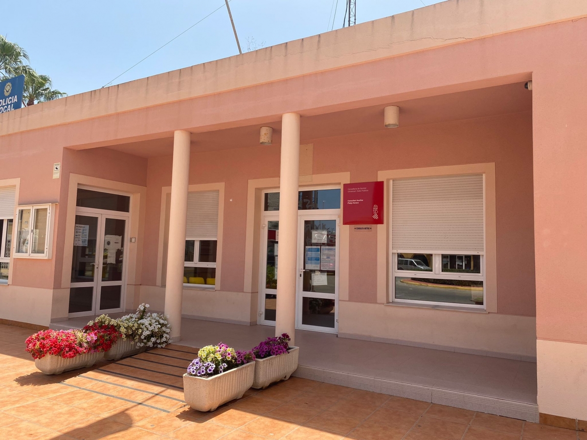 Sanidad activará este verano los consultorios de Calp-La Fossa, Xàbia-Arenal, Urbanova, Santa Pola-Casa del Mar y Dénia-Les Marines