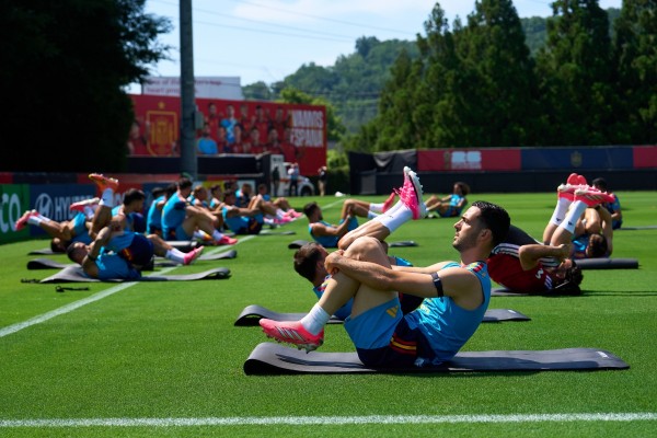 Lamine Yamal y Nico Williams completan su recuperación y entrenan con el grupo