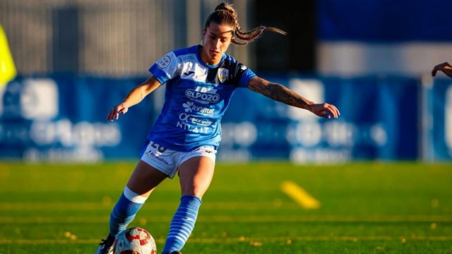 El Alhama CF ElPozo renueva a Alba Santamaría  para competir en Primera RFEF Femenina
