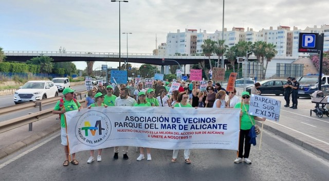 Los barrios de Alicante ratifican su lucha ante Adif: sin vías en Benalúa y firmeza en el Parque Central