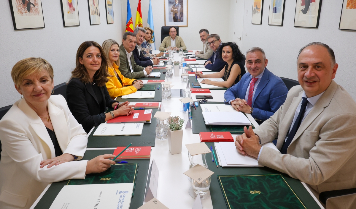 Pérez Llorca anuncia en Torrevieja un plan para climatizar las aulas y reformar los centros educativos