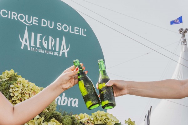 Cervezas Alhambra invita a descubrir 'Alegría', el espectáculo más icónico del Circo del Sol