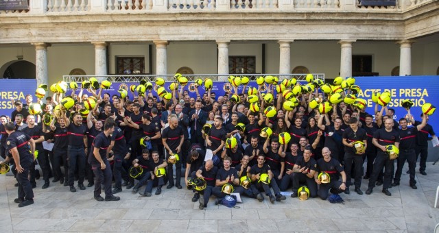 La Diputación de Valencia incorpora la mayor promoción de bomberos de su historia con 245 nuevos efectivos