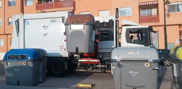 Alcoy prevé recaudar 5,3 millones con las tasas de basura y alcantarillado: se abre el pago voluntario