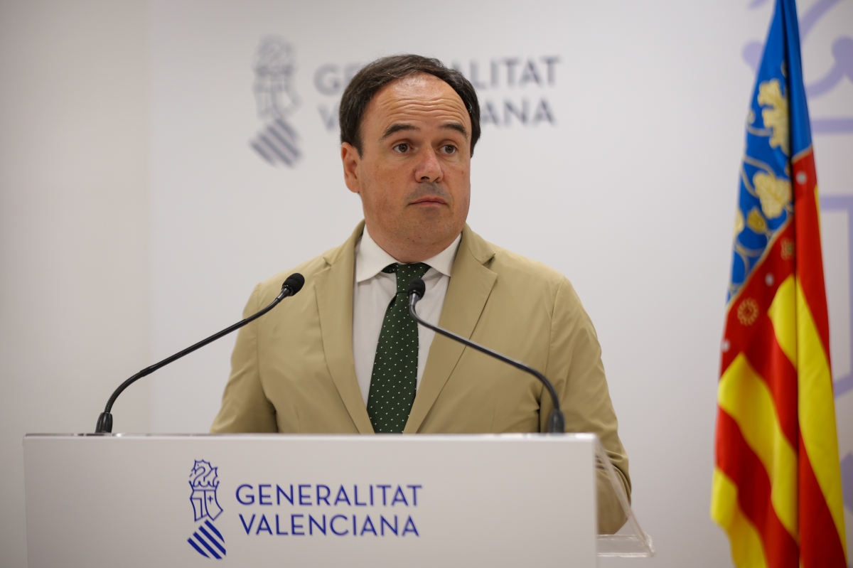 Pérez Llorca saca pecho de las mejoras educativas del Consell y logra la reunión con Arcadi España