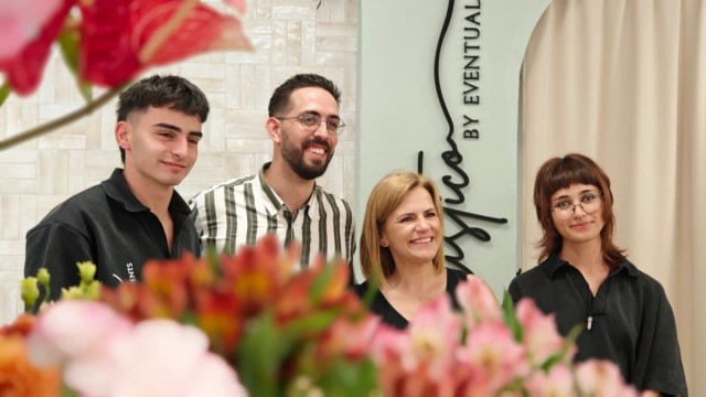 Bernabé se compromete con los vecinos de la Roqueta a recuperar los proyectos urbanísticos que reclaman