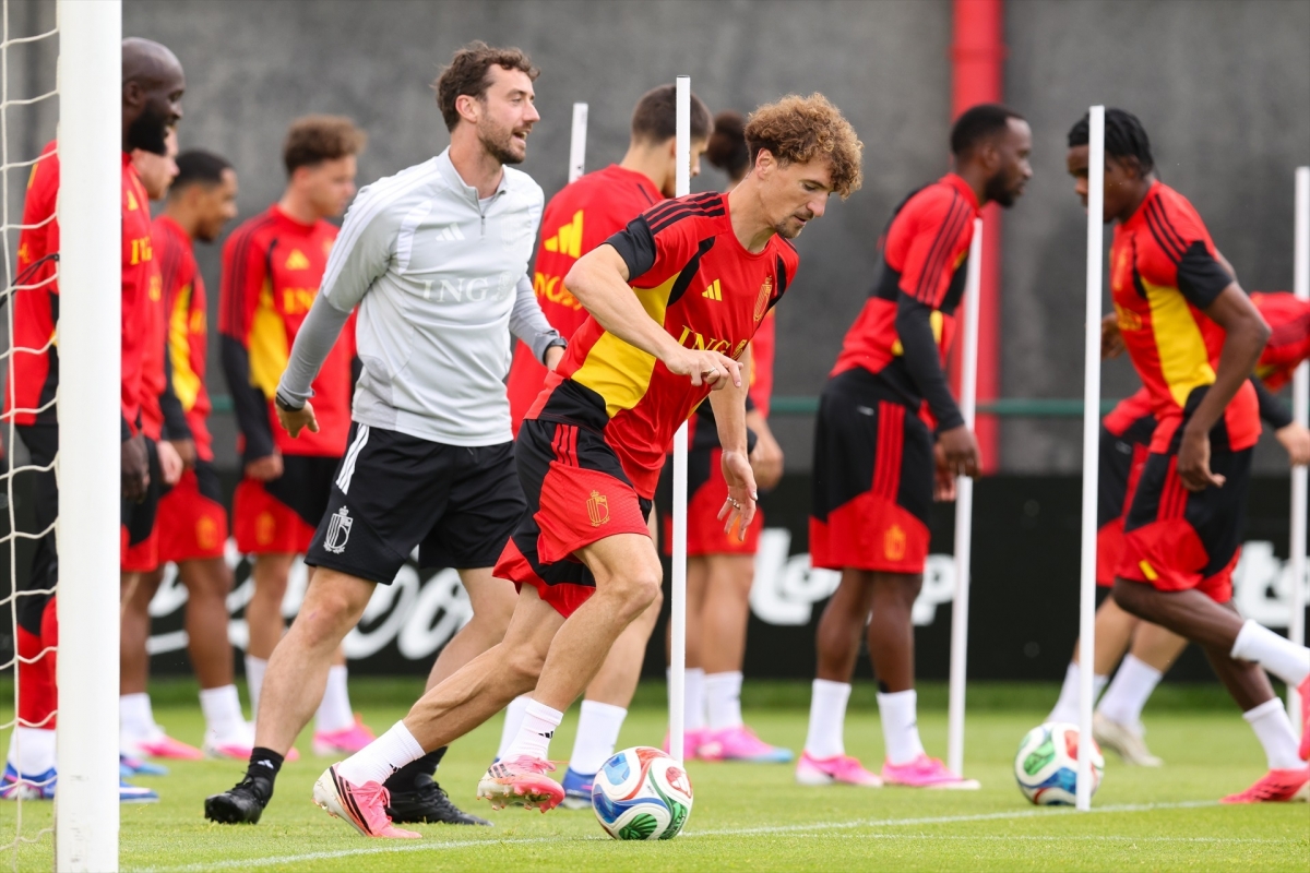 El Valencia CF avanza por Thomas Meunier