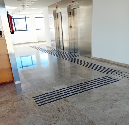 Justicia finaliza las obras de mejora de accesibilidad en la sede judicial de Alicante