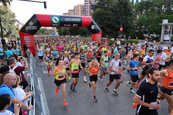 La participación de 5.300 corredores en la VII Volta a Peu Runners Ciutat de València cierra la primera parte del Circuit de Carreres Populars 