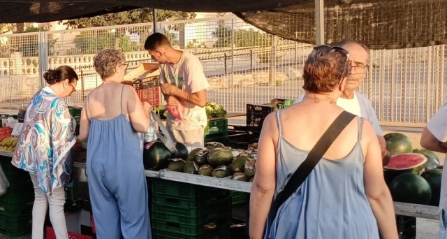 El mercadillo de Urbanova abre el 18 de junio con más puestos de alimentos y artesanía en verano