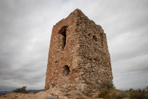 La columna gótica más relevante de la comarca de la Plana Baixa 'desaparece' en Almenara
