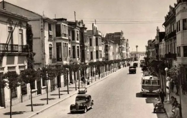La Tia 