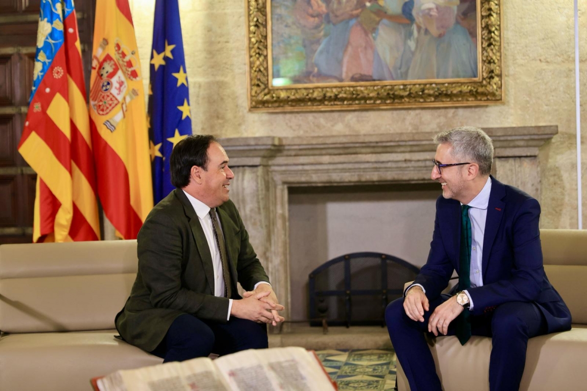 El president de la Generalitat, Juanfran Pérez Llorca, y el ministro de Hacienda, Arcadi España. - Foto: MARGA FERRER El president de la Generalitat, Juanfran Pérez Llorca, y el ministro de Hacienda, Arcadi España.