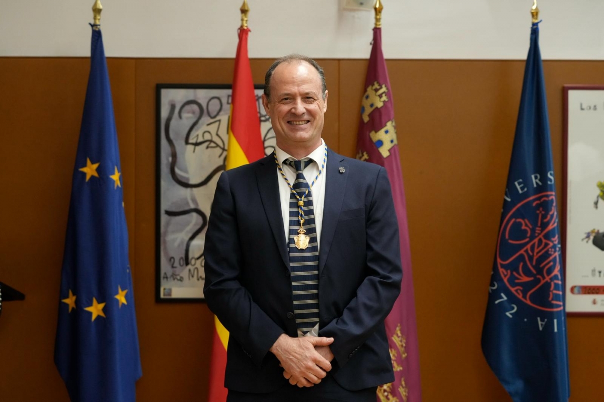 Francisco Esquembre, investido nuevo decano la Facultad de Matemáticas de la UMU
