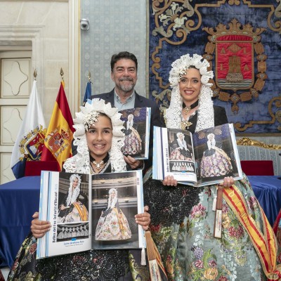 La revista 'Festa de Fogueres' preludia la celebración: acopio para la Oficial y corte al tráfico, el miércoles