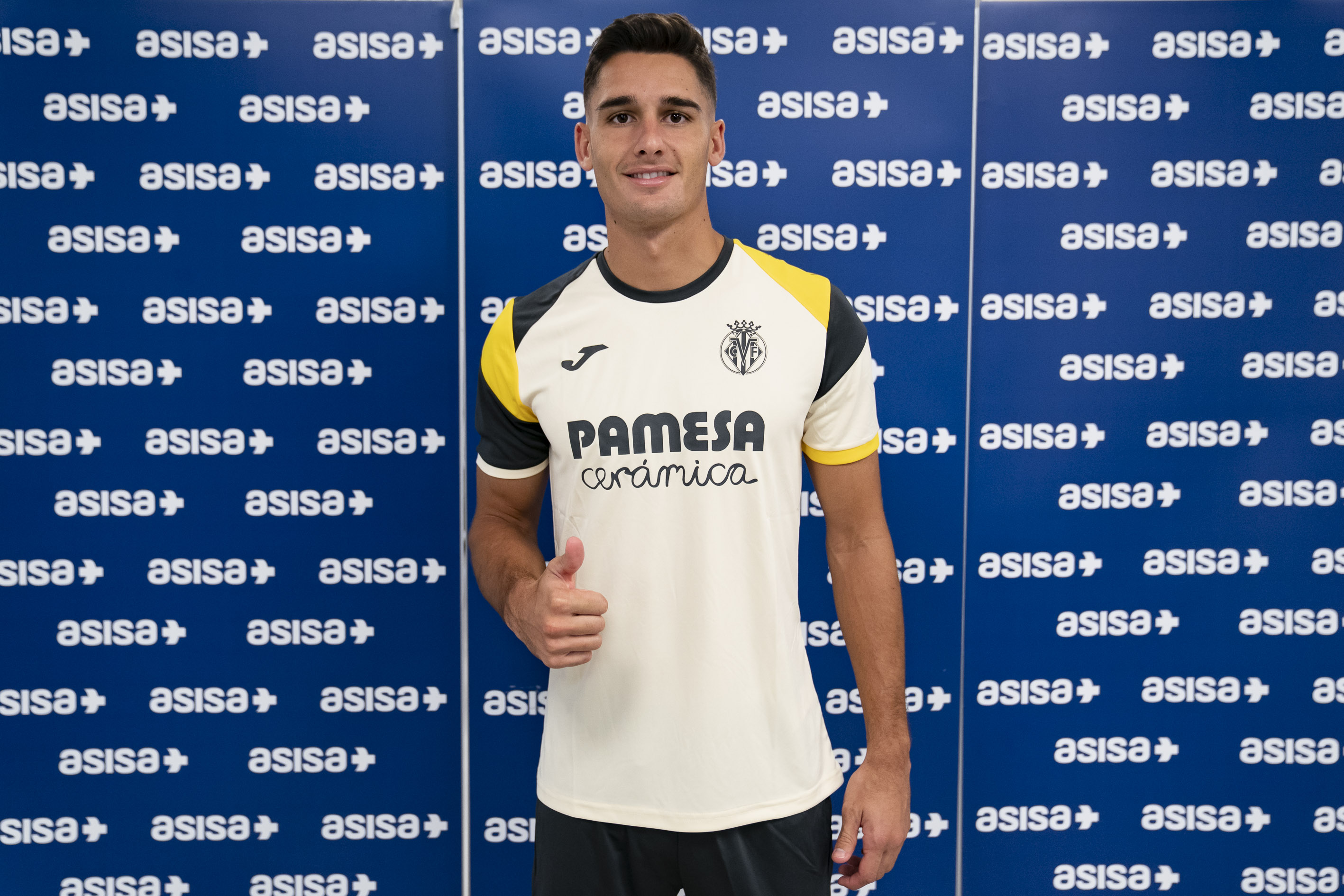 Sergi Cardona firma con el Villarreal como agente libre por las tres próximas temporadas
